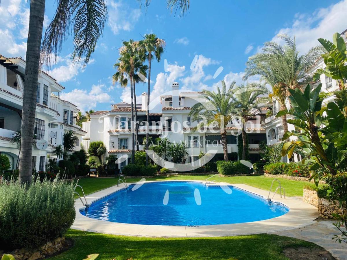 Apartamentos Naranjos Del Sol 马尔韦利亚 外观 照片