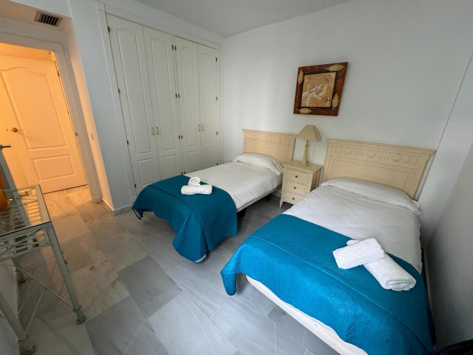 Apartamentos Naranjos Del Sol 马尔韦利亚 外观 照片