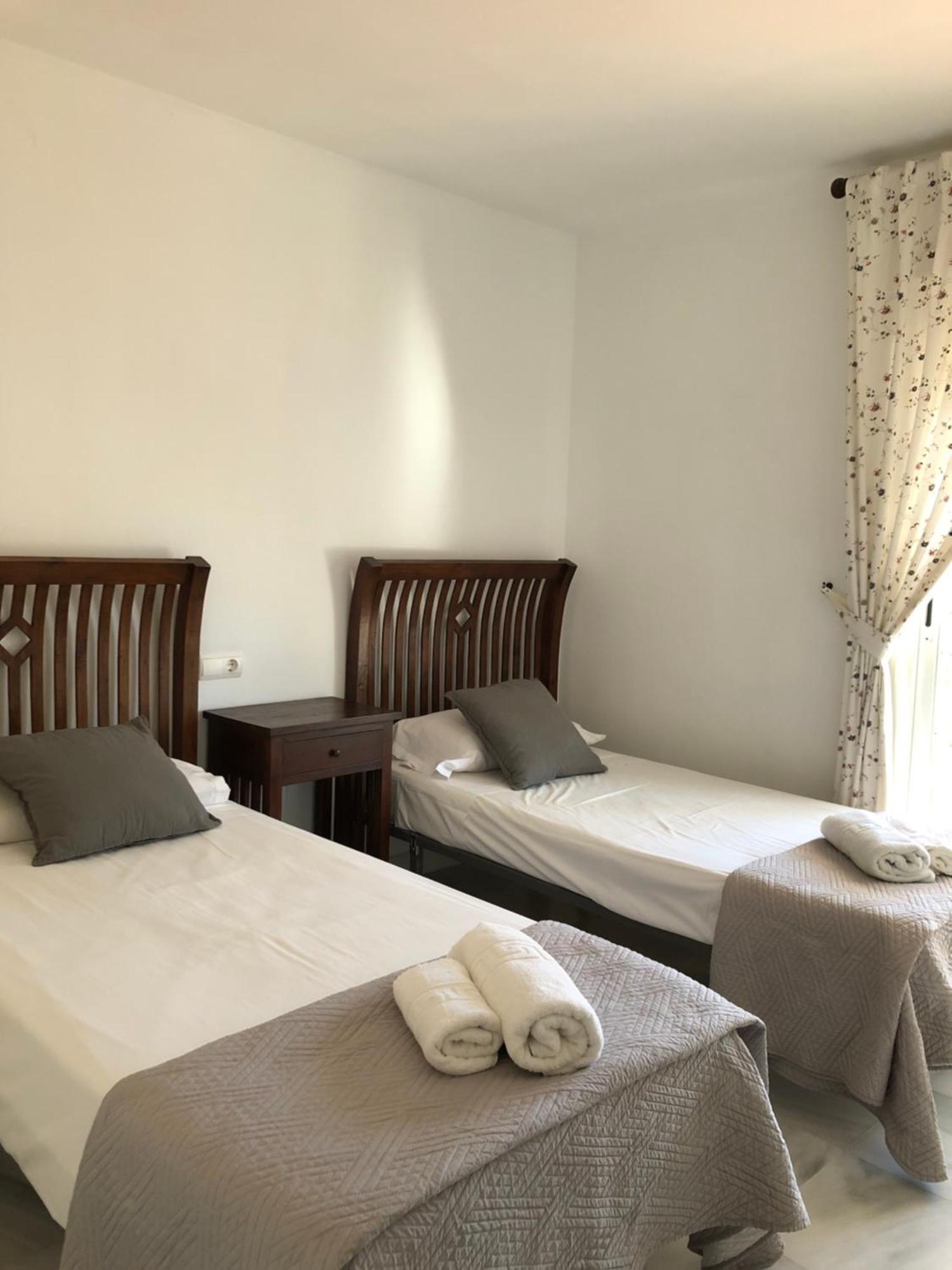 Apartamentos Naranjos Del Sol 马尔韦利亚 外观 照片