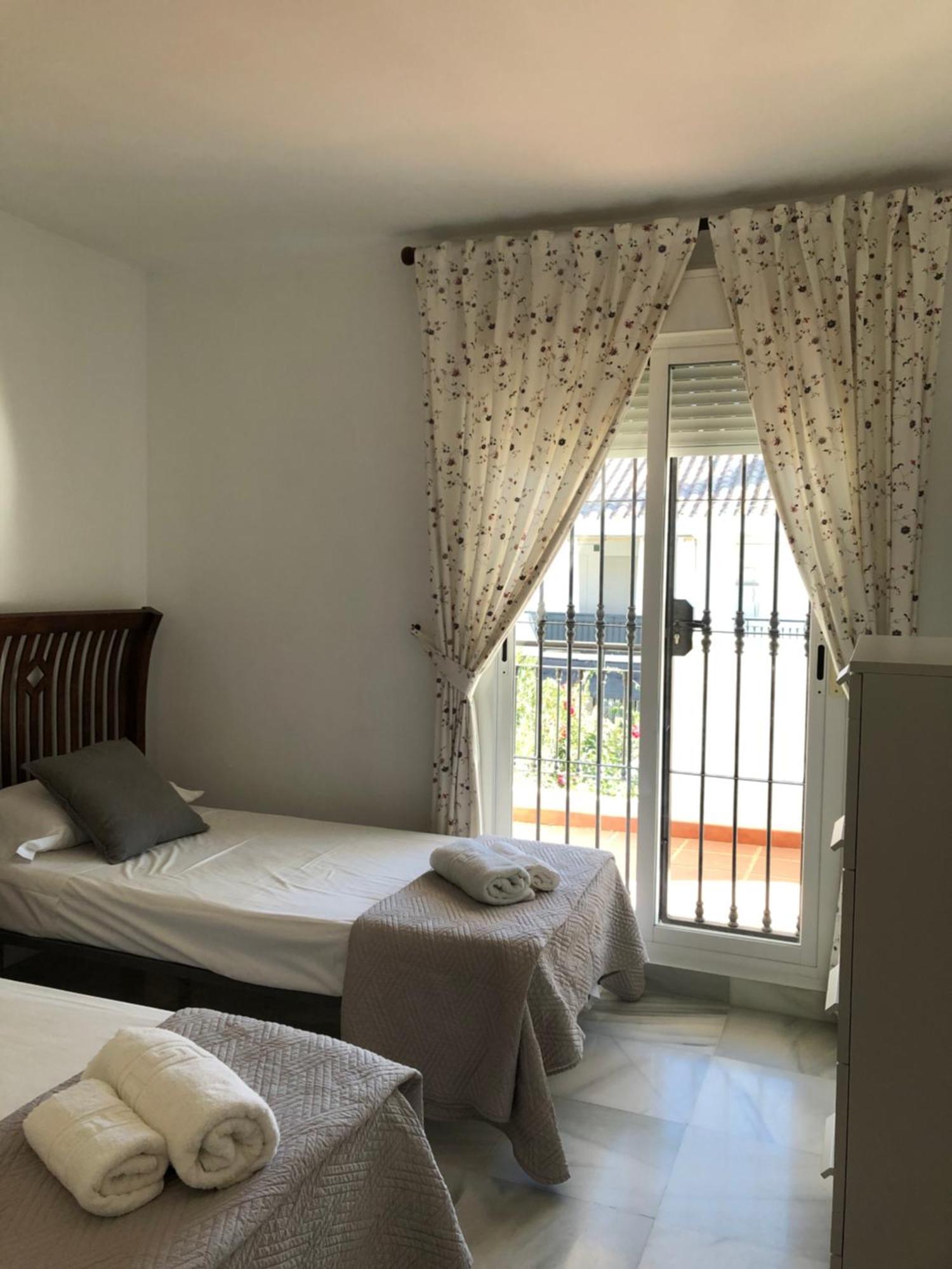 Apartamentos Naranjos Del Sol 马尔韦利亚 外观 照片