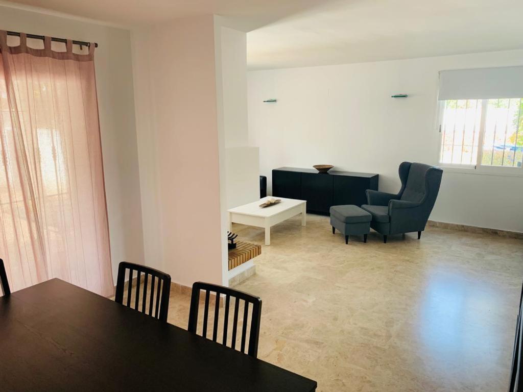 Apartamentos Naranjos Del Sol 马尔韦利亚 外观 照片