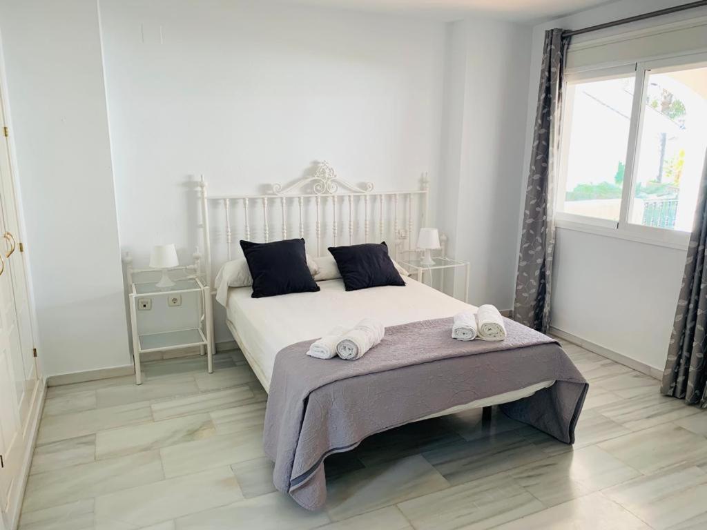 Apartamentos Naranjos Del Sol 马尔韦利亚 外观 照片