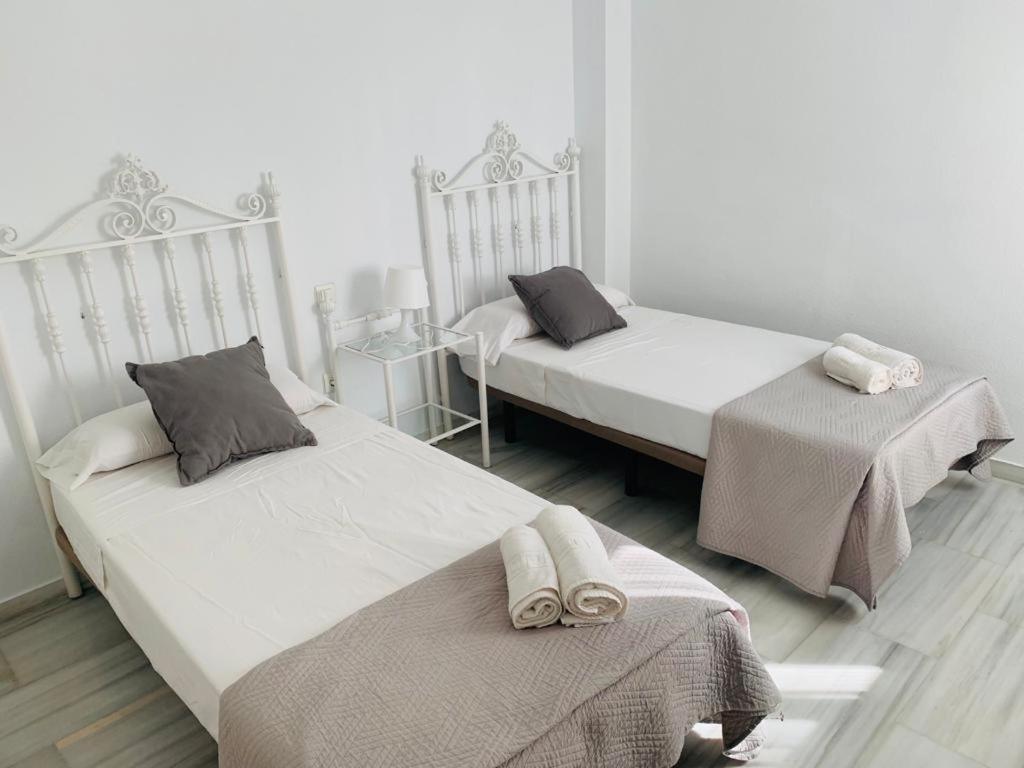 Apartamentos Naranjos Del Sol 马尔韦利亚 外观 照片