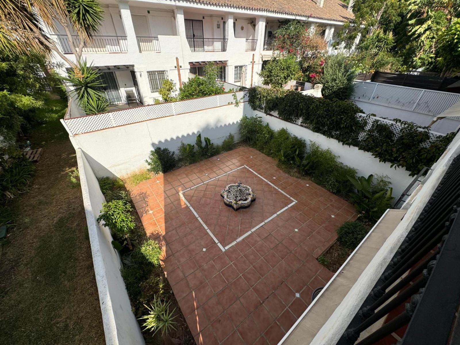 Apartamentos Naranjos Del Sol 马尔韦利亚 外观 照片