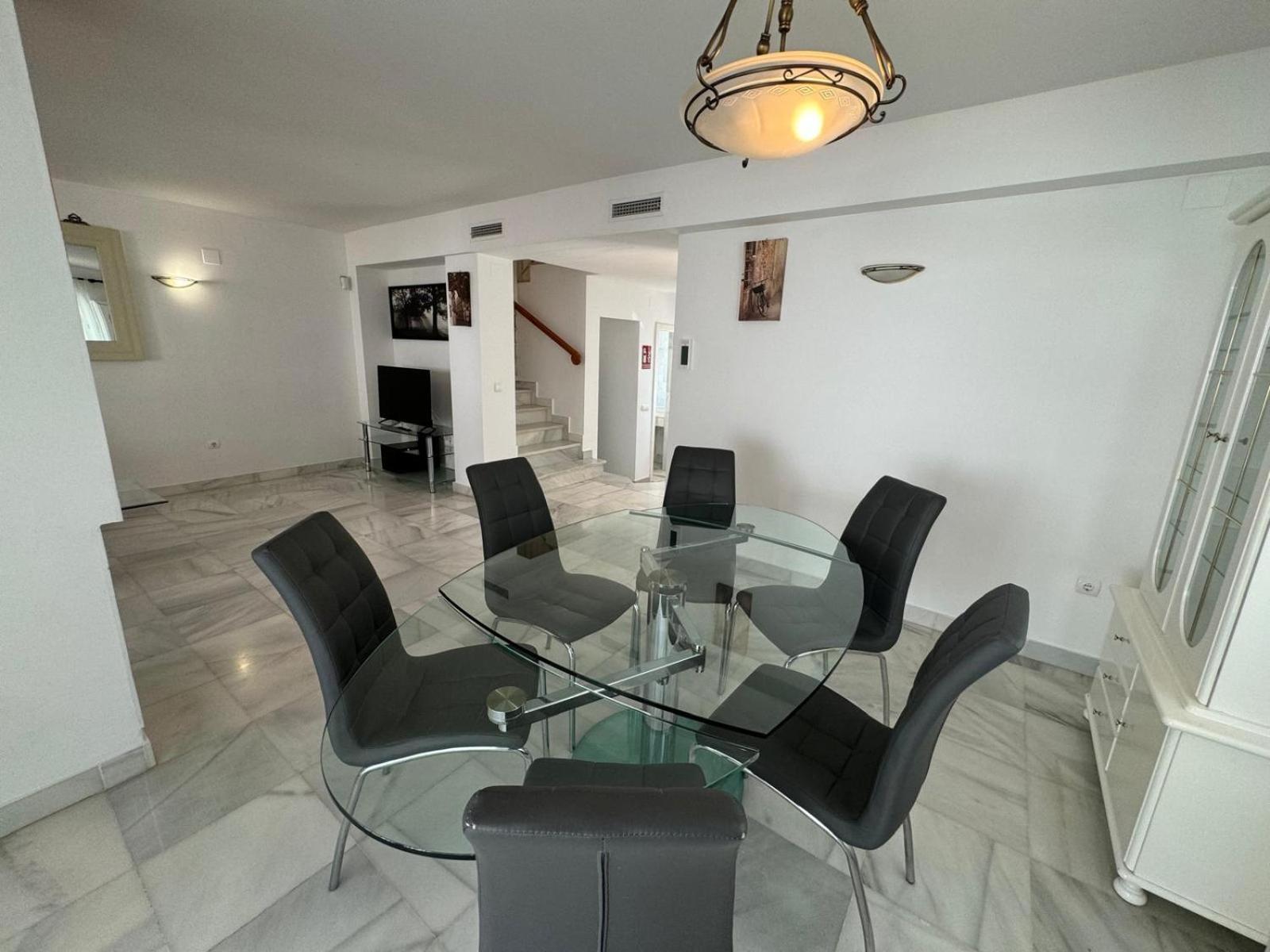 Apartamentos Naranjos Del Sol 马尔韦利亚 外观 照片