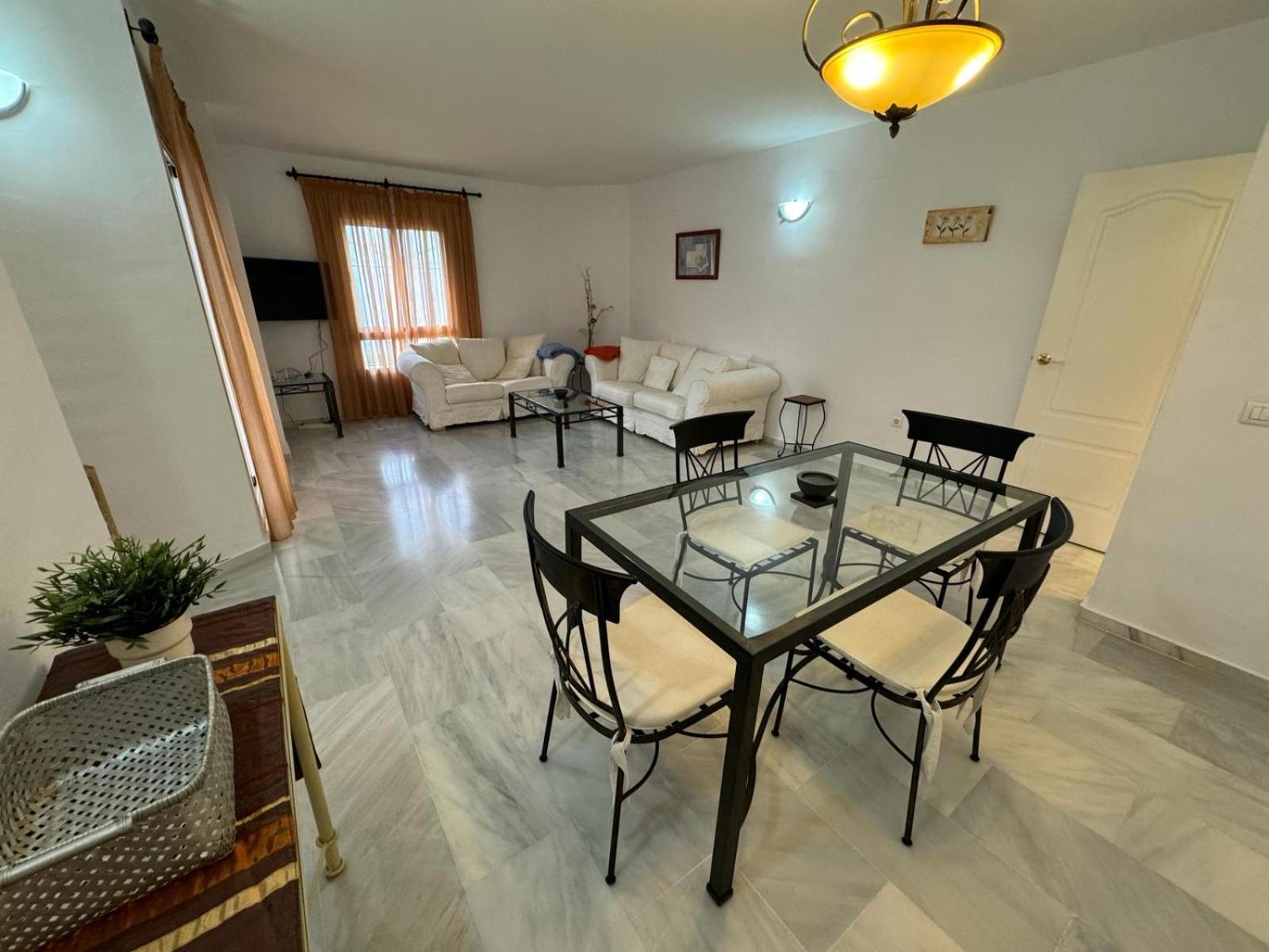 Apartamentos Naranjos Del Sol 马尔韦利亚 外观 照片